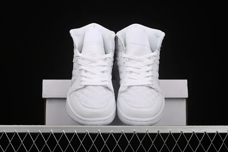 All Categories Air Jordan Jordan Series Basketball Shoes Air Jordan 1 Mid Air Jordan 1 Mid "Quilted White" AJ1 Joe 1 White Diamond "Little Chanel" Mid-top Versatile Casual Sports Shoes DB6078-100